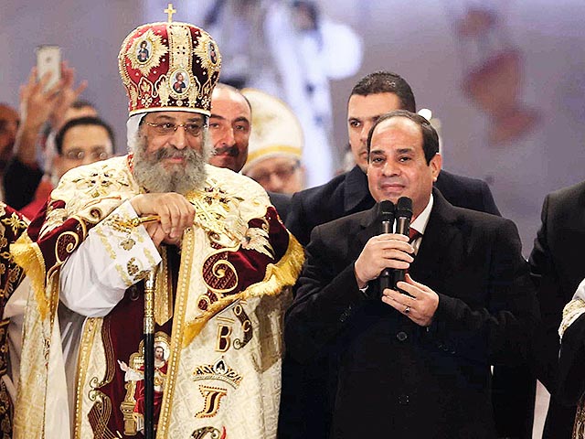 Президент Египта Абдель Фаттах ас-Сиси стал первым главой египетского государства, который посетил праздничное рождественское богослужение