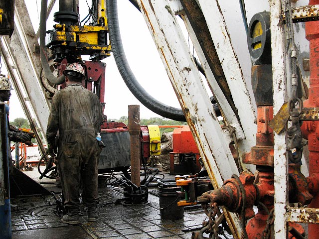 Из-за стремительно падающих цен на нефть о своем банкротстве объявила небольшая техасская компания WBH Energy. Она три года занималась добычей сланцевой нефти и газа в Северном Техасе, где владеет 2,5 тысячи акров земли и 37 скважинами