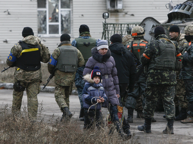 Число жертв конфликта на Украине приблизилось к пяти тысячам