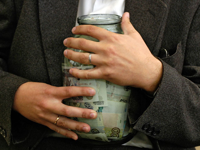 ВЦИОМ: сбережения делают около трети россиян