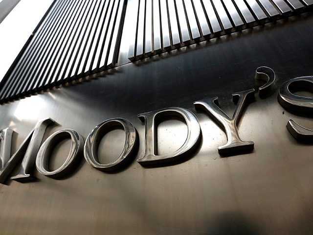 Международное рейтинговое агентство Moody's в ночь на субботу понизило долгосрочный рейтинг государственных облигаций РФ на одну ступень - с "Baa2" до "Baa3"