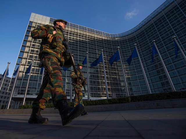 В Бельгии началось размещение сотен военнослужащих для защиты наиболее уязвимых объектов