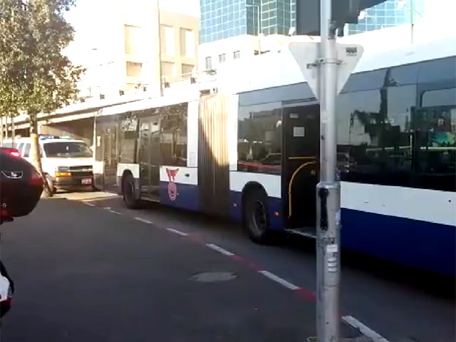 В Тель-Авиве неизвестный устроил резню в автобусе: 11 человек ранены