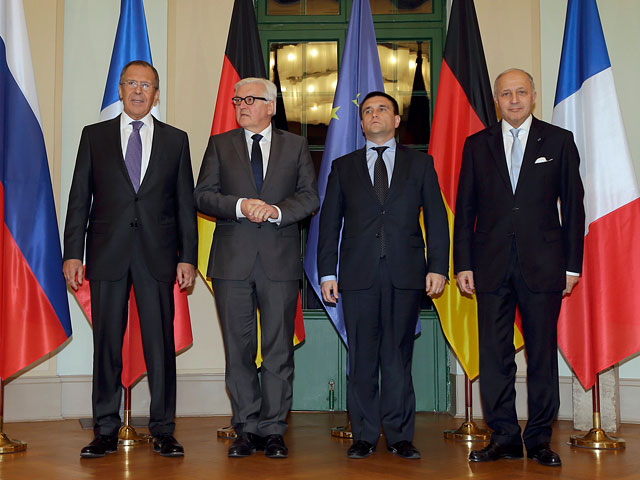 Министры иностранных дел Германии, России, Украины и Франции собрались на вилле Борзиг, чтобы найти план полного выполнения договоренностей, которые были достигнуты в начале сентябре на встрече контактной группы в Минске