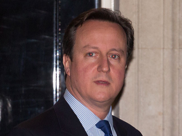 Британский премьер-министр Дэвид Кэмерон стал жертвой телефонного хулигана. Неизвестный пранкер позвонил ему, представившись Робертом Ханниганом
