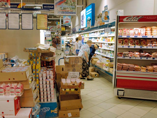Сотрудники региональных прокуратур по распоряжению генпрокурора России Юрия Чайки провели проверки магазинов в связи со значительным ростом цен на продукты питания