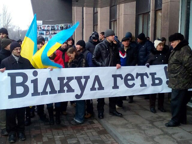 В Кривом Роге активисты местного "майдана" пожаловавшись Порошенко на местных чиновников и заняли здание горсовета