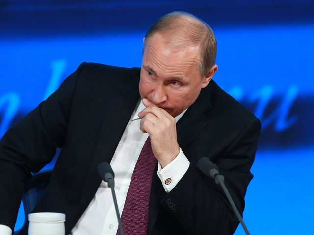 Президент России Владимир Путин, запретивший весной прошлого года использование нецензурной лексики в кино и на телевидении, допустил употребление мата в литературе