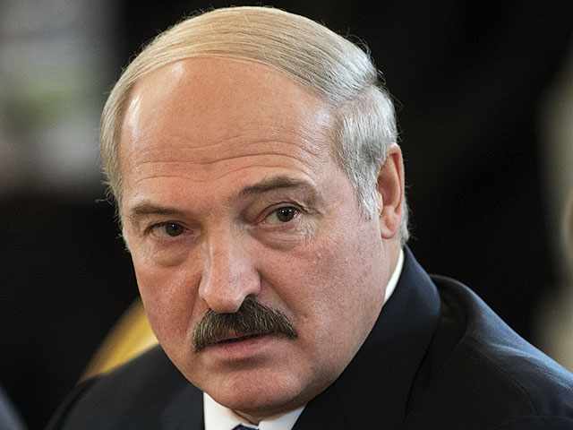 Лукашенко заявил, что не ест подорожавшие бананы, и белорусам не советует