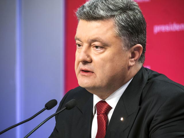 Порошенко попросил минскую группу возобновить переговоры по Донбассу