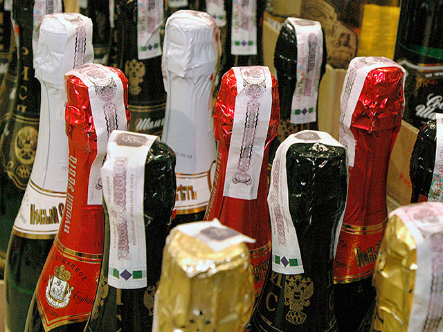 Росалкогольрегулирование получит полномочия по установлению минимальных цен на вино и шампанское, произведенные в России или ввезенные на территорию страны