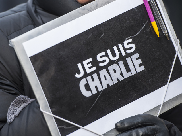 В отношении нескольких участников несанкционированного пикета в поддержку французского журнала Charlie Hebdo в Минске заведены административные дела