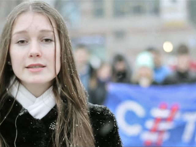 Активисты молодежного проекта "Сеть" записали и выложили на портал YouTube ответ на резонансное видеообращение киевских студентов с призывом к сверстникам из России не верить российской пропаганде, якобы искаженно преподносящей события на Украине и в мире