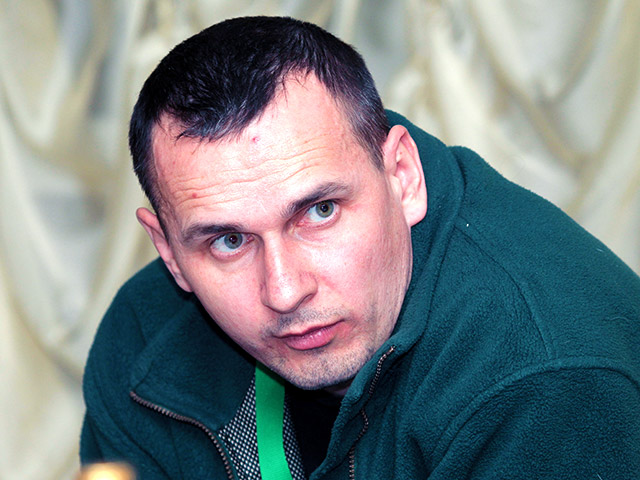 Украинскому кинорежиссеру Олегу Сенцову, арестованному в России по подозрению в подготовке теракта, 2 февраля предъявили новое обвинение по подозрению в хранении оружия и взрывных устройств