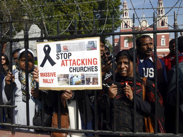 В Нью-Дели полиция разогнала протестовавших против актов вандализма в христианских храмах