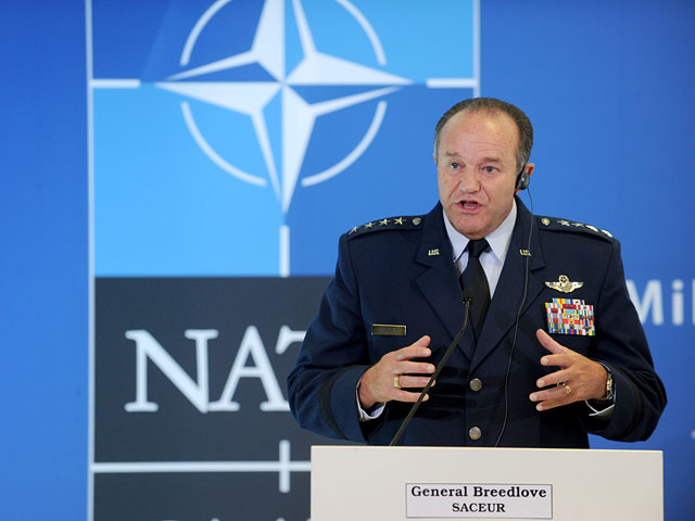 Главнокомандующий вооруженными силами США и НАТО в Европе генерал Филип Бридлав заявил в пятницу, что Запад должен быть готов использовать "все инструменты из набора", чтобы помочь Украине бороться с сепаратистами