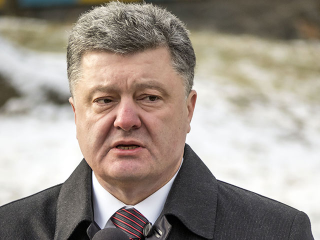 Порошенко обозначил свои цели на саммите в Минске - добиться прекращения огня и начать политического диалога