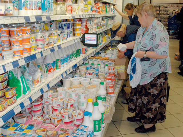 Россияне ограничиваются самым необходимым: индекс потребительских настроений упал до минимума за 5 лет