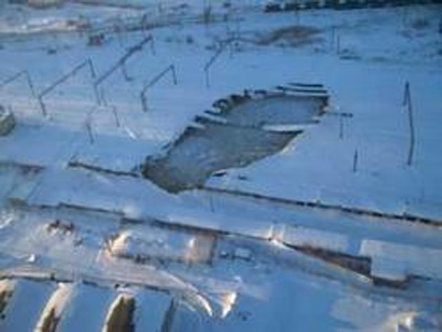 Специалисты заявили об угрозе появления новых земляных провалов в городе Березники Пермского края. Они хотят добиться отселения людей из опасной зоны