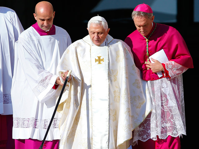 Спустя два года после того, как Папа Римский Бенедикт XVI объявил о своей отставке, понтифик-эмерит сохраняет здравый рассудок и при этом не сожалеет о принятом им решении