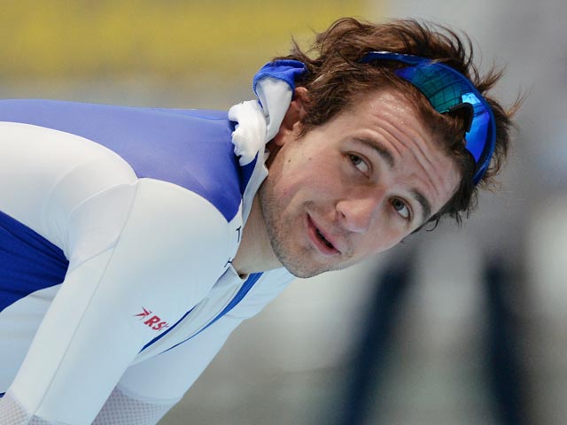 Из-за ошибки с гимном организаторы чемпионата мира по конькобежному спорту в голландском Херенвене провели две церемонии награждения россиянина Дениса Юскова, который победил на дистанции 1500 метро