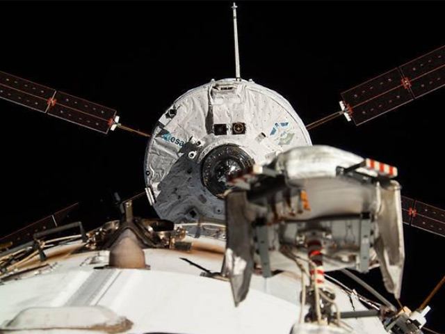 Европейский грузовой космический корабль ATV-5 "Жорж Леметр" в субботу отчалил от Международной космической станции (МКС)