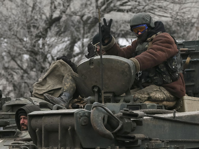 В воскресенье, 15 февраля, на Украине должно начаться очередное перемирие - о нем стороны конфликта договорились по итогам многочасовых переговоров "нормандской четверки" в Минске