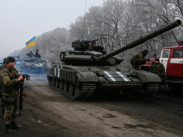 Представитель минобороны сепаратистов сообщил, что украинские войска не оставляют попыток вырваться из окружения.