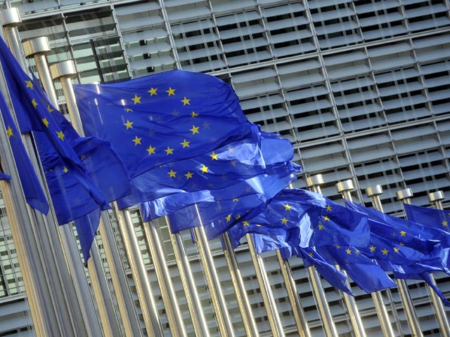 Евросоюз 16 февраля опубликует в Официальном журнале новый черный список физических и юридических лиц, ответственных, по мнению Брюсселя, за эскалацию конфликта на Украине