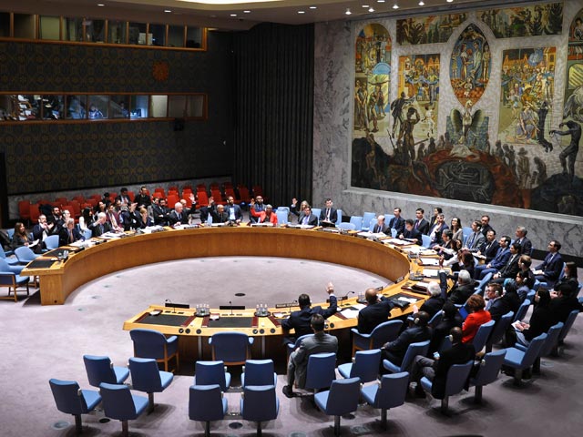 Совет Безопасности Организации Объединенных Наций (ООН) принял резолюцию по Йемену, призывающую захвативших власть в стране повстанцев отказаться от насилия и сесть за стол переговоров