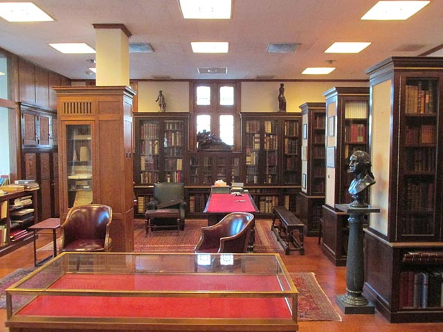 Принстонский университет получил в дар редкие книги и манускрипты, стоимостью 300 млн долларов
