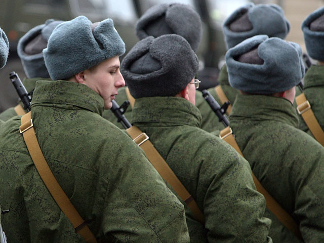 В преддверии начала военного конфликта на Украине в российской армии резко выросло число побегов солдат из воинских частей и количество уклонистов от военной службы