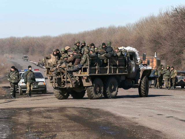 Украинские войска покидают окрестности Дебальцева, 18 февраля 2015 года