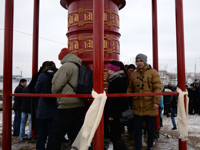 У буддистов Москвы на Новый год впервые появилась "Пагода рая"