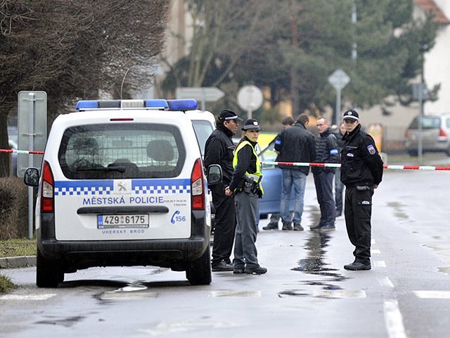 Чешская полиция взяла штурмом дом мужчины, устроившего накануне стрельбу в ресторане города Угерски-Брод, в результате которой, по последним данным, погибли восемь человек, еще одна женщина получила серьезные ранения