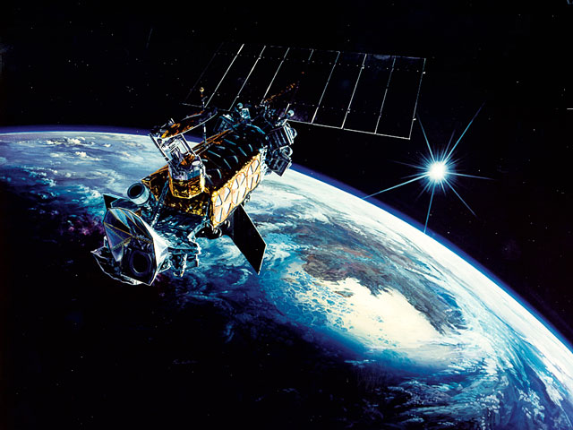 Военный американский спутник, функционировавший на протяжении последних 20 лет, взорвался на околоземной орбите