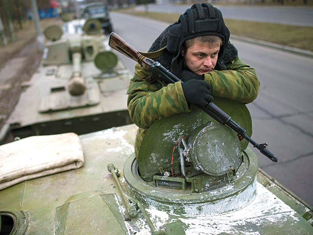 Специальная мониторинговая миссия (СММ) ОБСЕ на Украине сообщила в понедельник, что наблюдала в субботу и воскресенье отвод четырех конвоев вооружений самопровозглашенной Донецкой народной республики (ДНР)