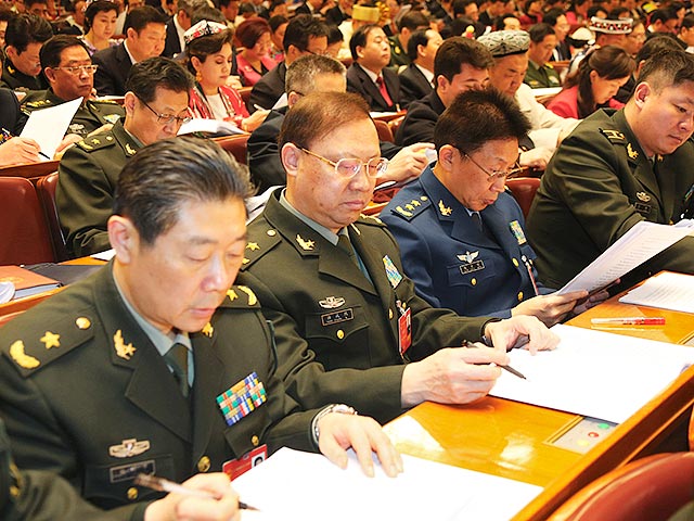 Народно-освободительная армия Китая объявила о расследовании в отношении 14 высокопоставленных военных, в том числе - 45-летнего Го Чжэнгана, которого недавно повысили в должности до заместителя политического комиссара Чжэцзянского военного округа