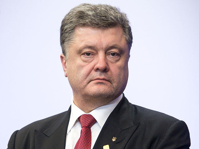 Президент Украины Петр Порошенко подписал три закона об усилении ответственности военнослужащих и мобилизованных