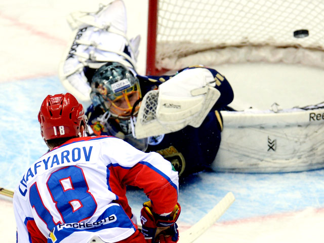 Столичный ЦСКА стал первым четвертьфиналистом плей-офф Континентальной хоккейной лиги (КХЛ), на выезде обыграв в четвертом мачте серии 1/8 финала "Сочи" со счетом 6:2