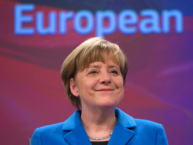 Канцлер Германии Ангела Меркель, выступая на пресс-конференции по итогам встречи с главой Еврокомиссии (ЕК) Жан-Клодом Юнкером, объявила о возможном введении новых санкции в отношении России
