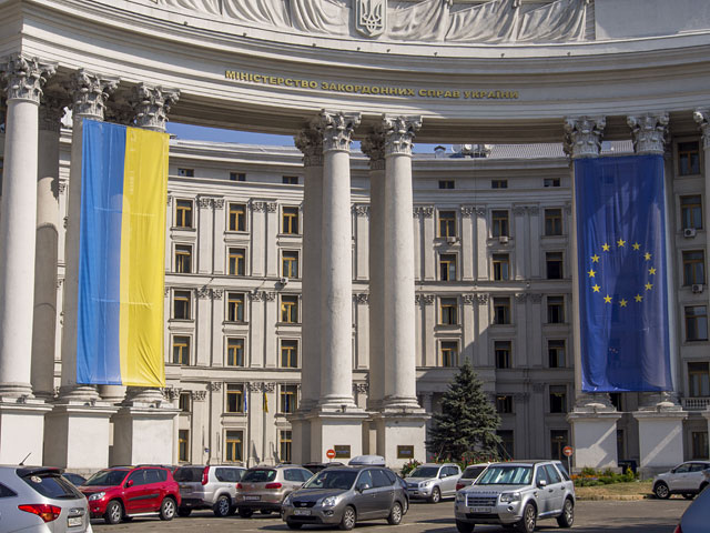 Министерство иностранных дел Украины приняло решение больше не выдавать аккредитацию российским журналистам