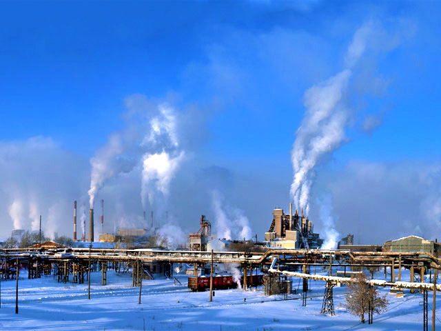 Жители Челябинска, окутанного смогом больше недели, начали сбор подписей под обращением к федеральным органам власти с требованием взять проблему промышленных выбросов в регионе под особый контроль