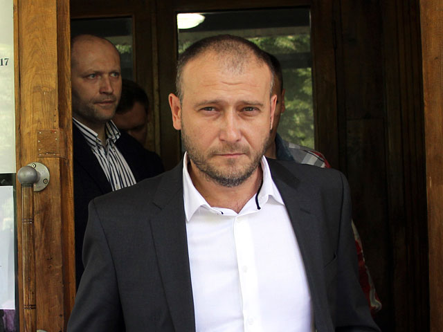 На Украине лидер запрещенной в РФ организации "Правый сектор" Дмитрий Ярош перенес операцию, которая длилась около шести часов