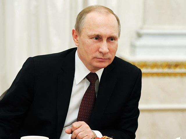 Президент Владимир Путин по случаю 8 марта принял в Кремле женщин