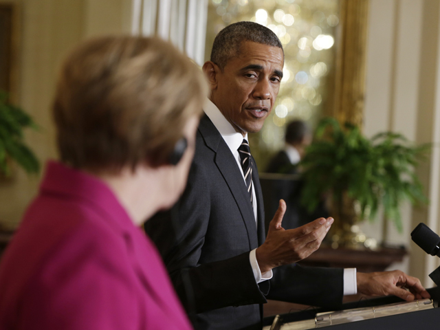 Президент США Барак Обама отказался от поставок оружия украинским властям после встречи с канцлером Германии Ангелой Меркель, прошедшей 9 февраля в Белом Доме