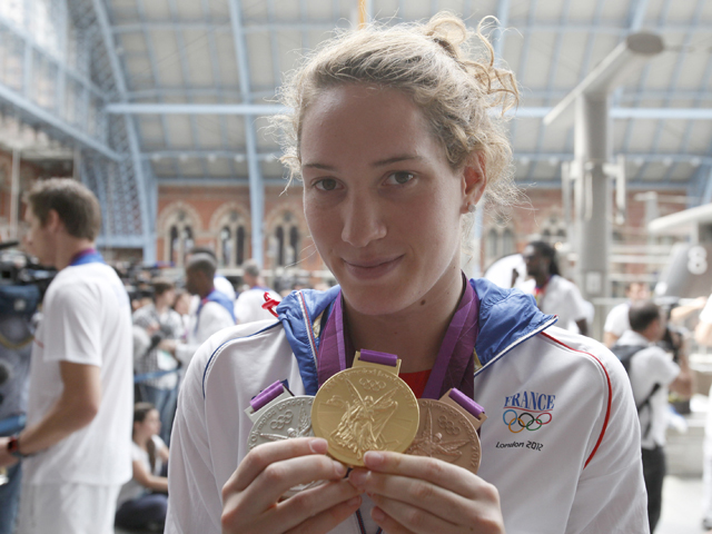 Жертвой инцидента стала 25-летняя пловчиха, олимпийская чемпионка 2012 года Камиль Мюффа