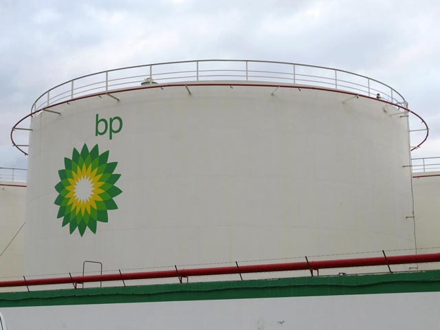 BP объявила о подписании финального соглашения о разработке проекта West Nile Delta в Египте с запасами в 140 млрд куб. м газа и 55 млн баррелей газового конденсата. Вместе с партнером компания планирует инвестировать в проект около 12 млрд долларов