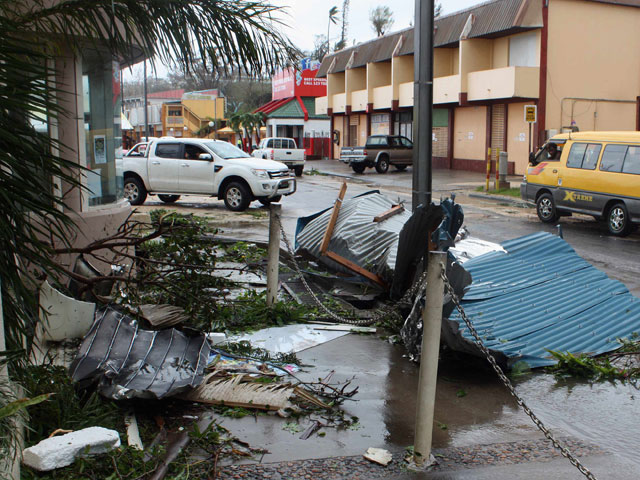 Циклон "Пэм" полностью разрушил столицу Вануату 