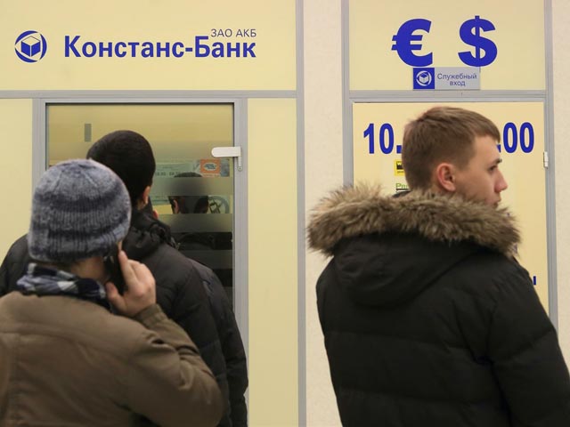 Плюс 34 млрд долларов: россияне забирают наличную валюту из банков